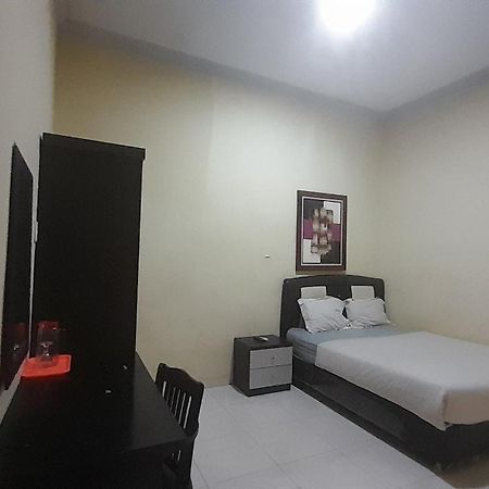 Oyo 93417 Homestay Bunga Rinte Syariah Near Komp Perumahan Stella Ressidence 2 Medan Exterior photo