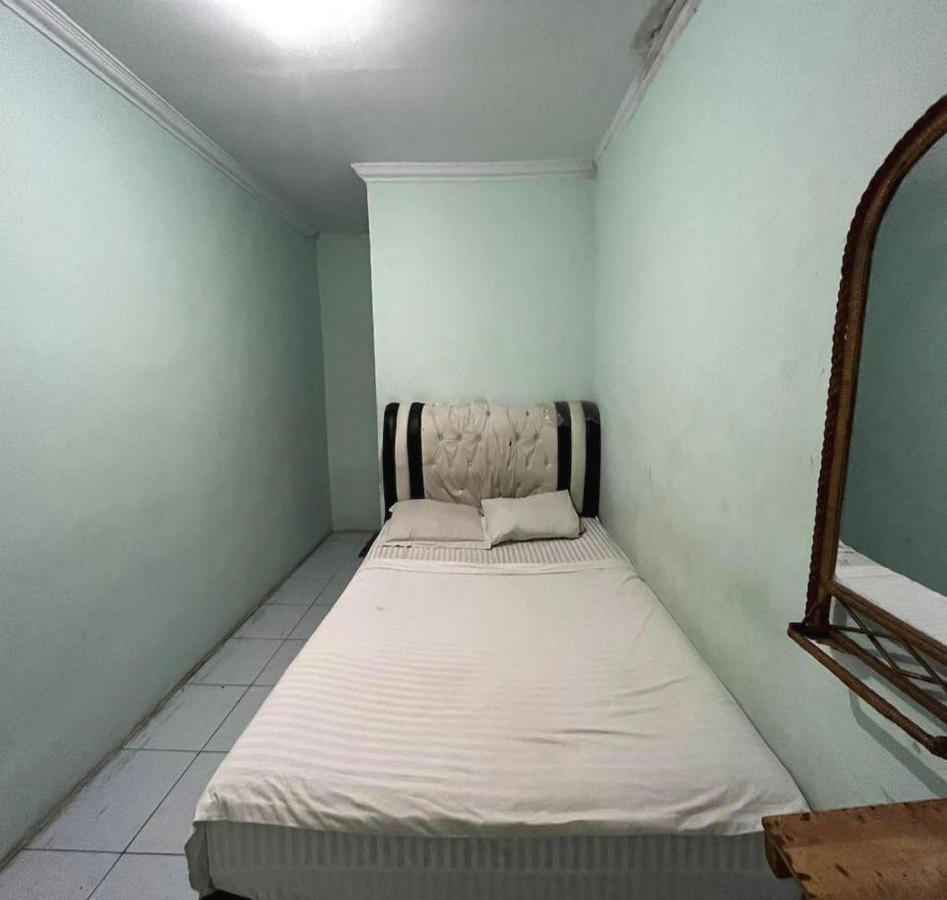 Oyo 93417 Homestay Bunga Rinte Syariah Near Komp Perumahan Stella Ressidence 2 Medan Exterior photo
