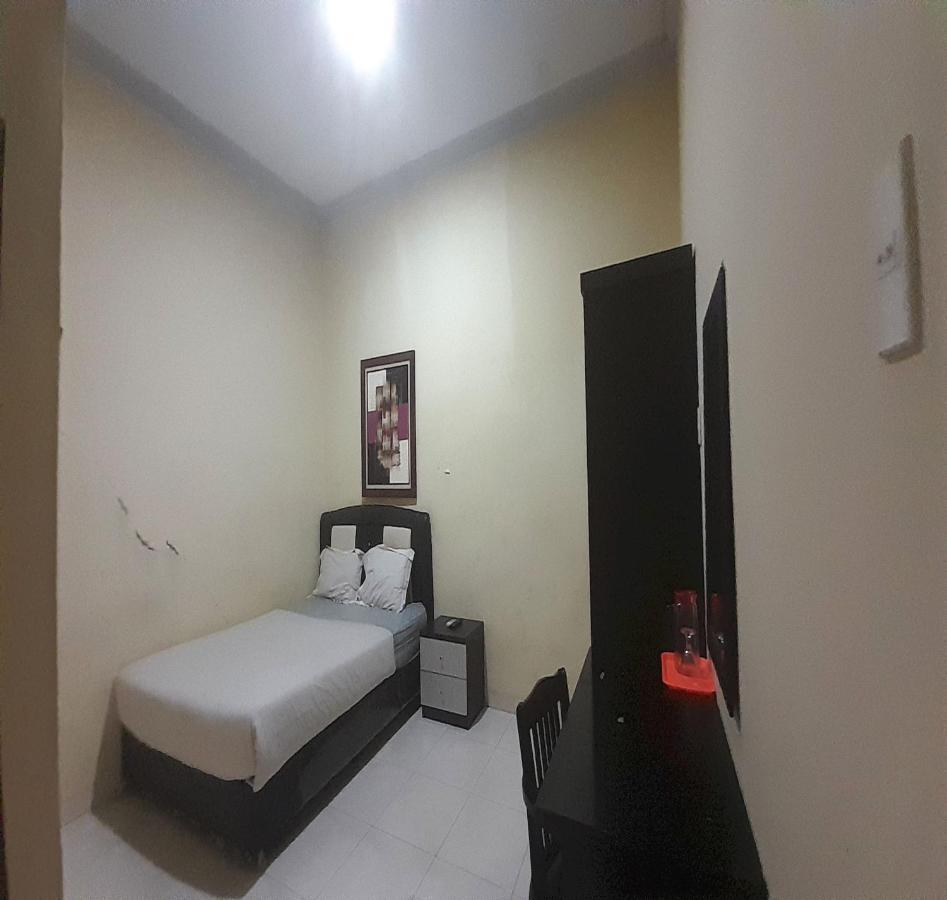 Oyo 93417 Homestay Bunga Rinte Syariah Near Komp Perumahan Stella Ressidence 2 Medan Exterior photo