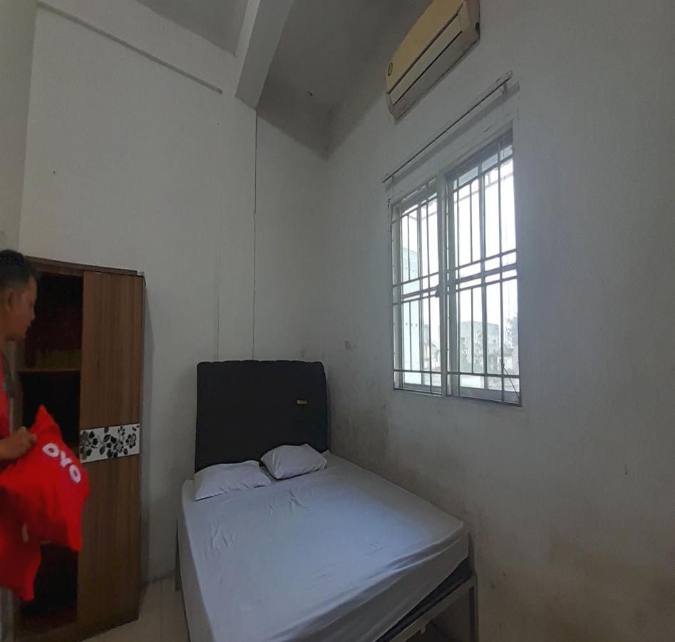 Oyo 93417 Homestay Bunga Rinte Syariah Near Komp Perumahan Stella Ressidence 2 Medan Exterior photo